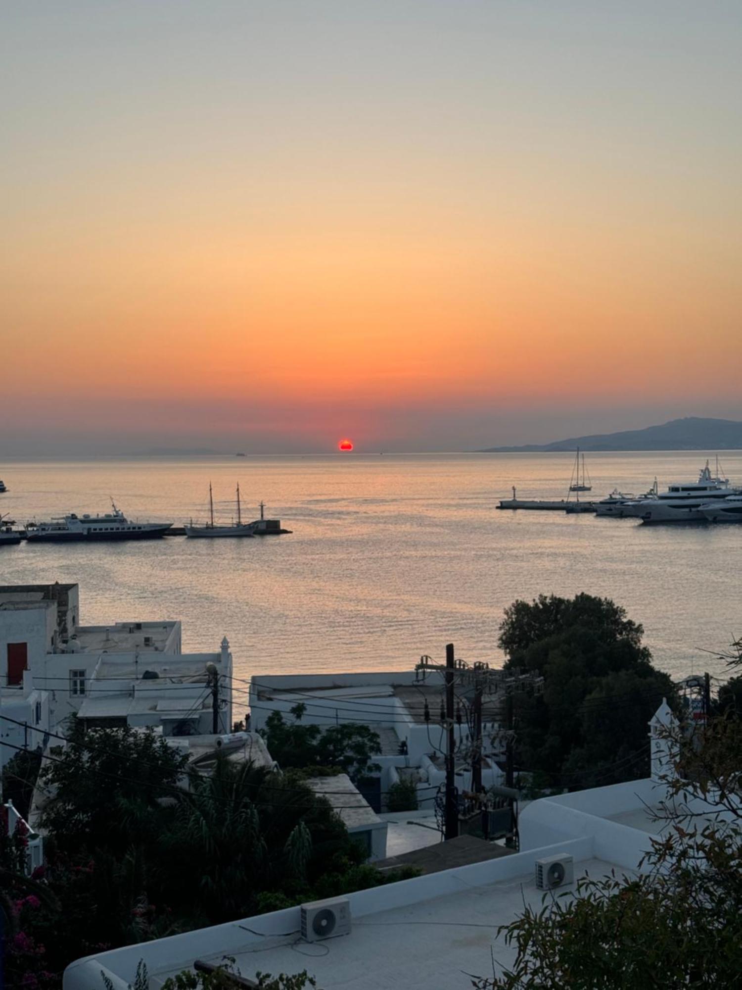 Merriam Mykonos Town Exterior photo